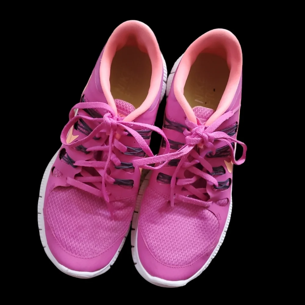 Nike free Pink and Peach Womens running shoes. Size 10 US. - Picture 5 of 11